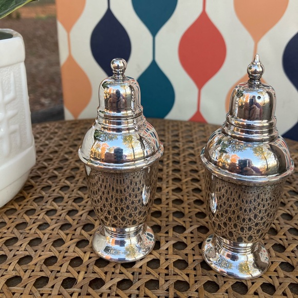 Vintage English Silver-Plated Salt & Pepper Shaker Set - Picture 7 of 9